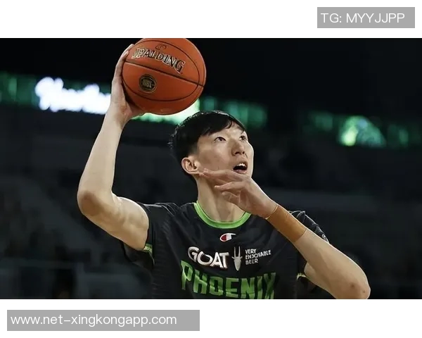 周琦半场表现出色攻守兼备贡献7分4板1断1帽正负值高达12